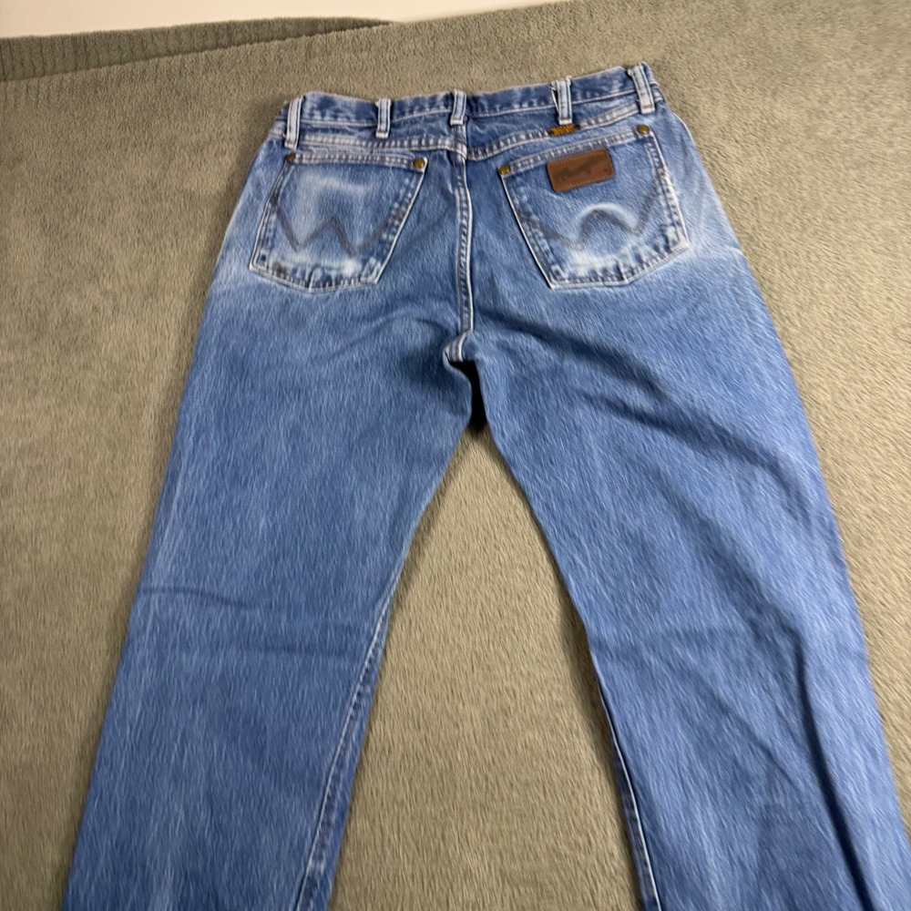 Wrangler 47MWZPW Cowboy Cut Regular Fit Jeans Light Wash Blue 33x32 Mens